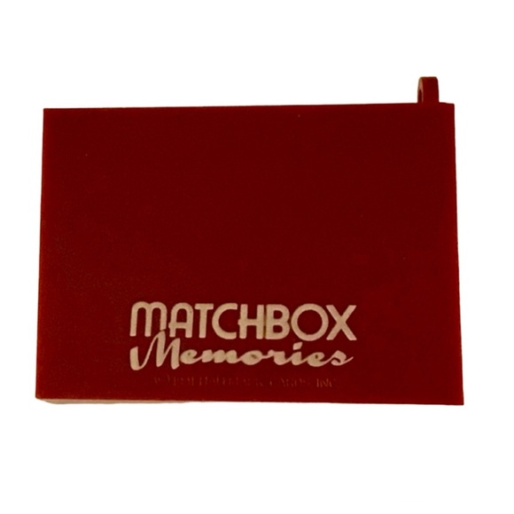 Hallmark 1991 “Holiday Cafe” Matchbox Ornament - Picture 7 of 13